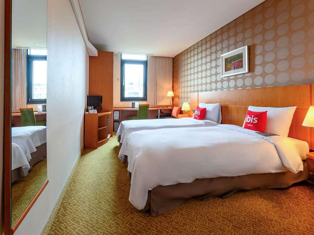 Ibis Ambassador Suwon Hotel Room photo