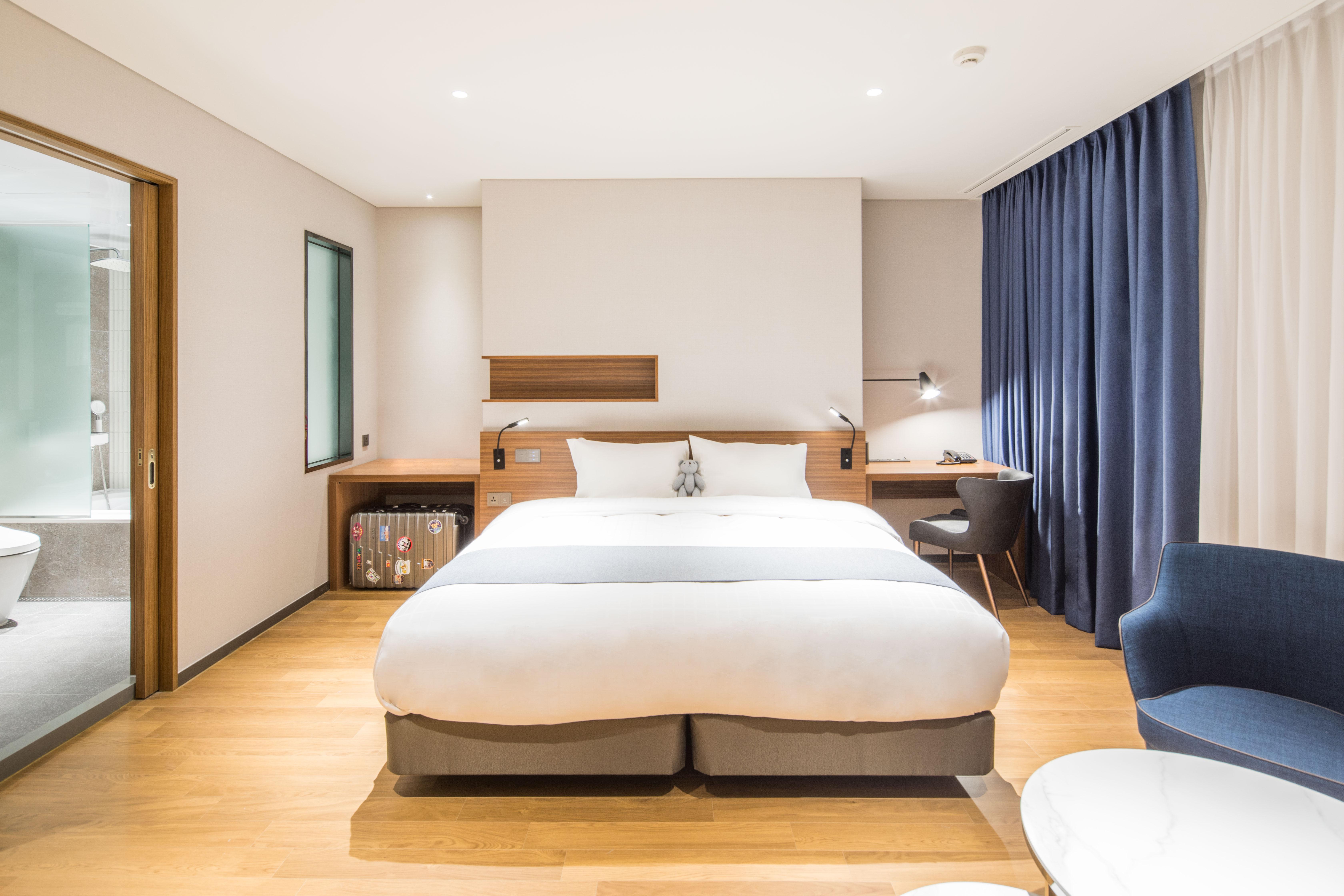 Ibis Ambassador Suwon Hotel Exterior photo